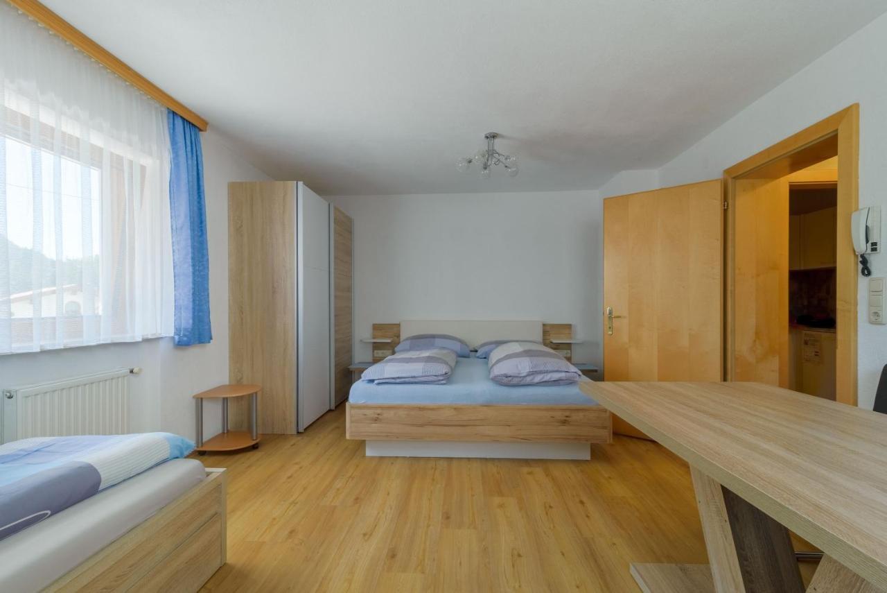 Apartamento Haus Schimpfoessl Flirsch Exterior foto