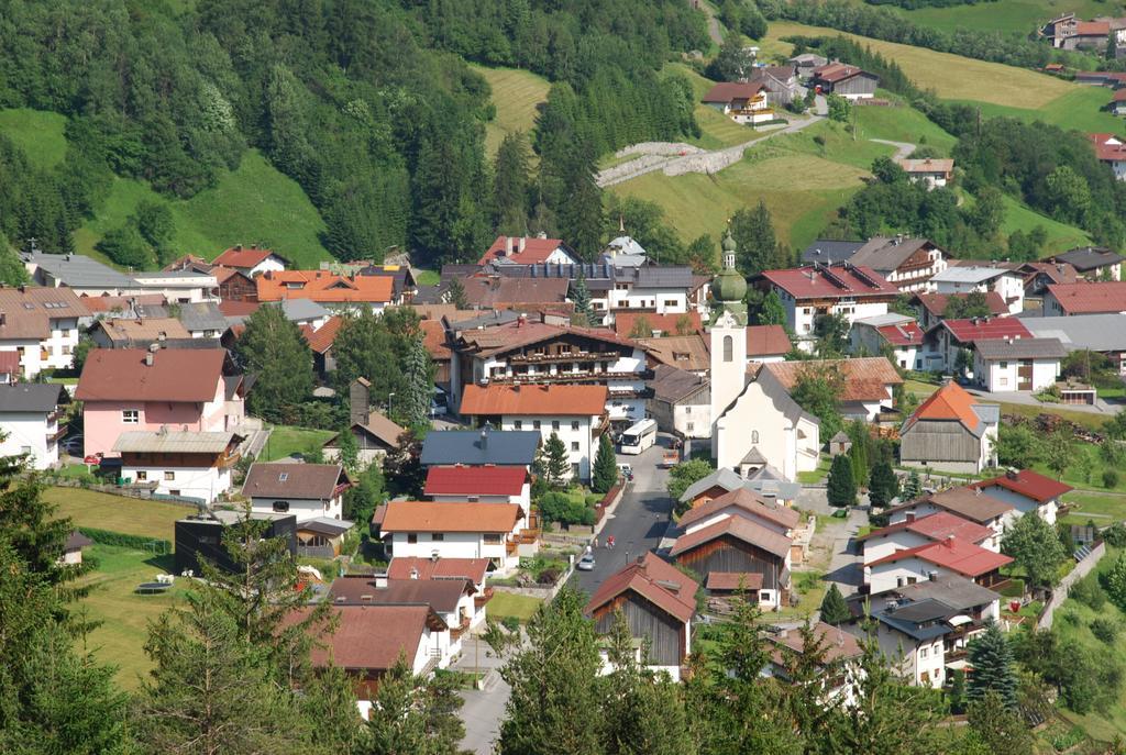 Apartamento Haus Schimpfoessl Flirsch Exterior foto