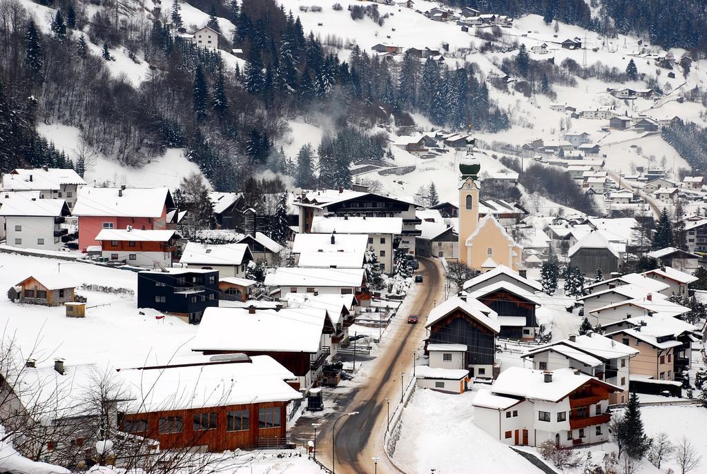 Apartamento Haus Schimpfoessl Flirsch Exterior foto