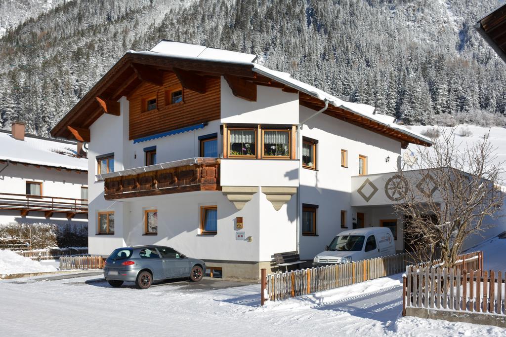 Apartamento Haus Schimpfoessl Flirsch Exterior foto