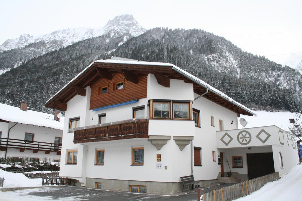 Apartamento Haus Schimpfoessl Flirsch Exterior foto